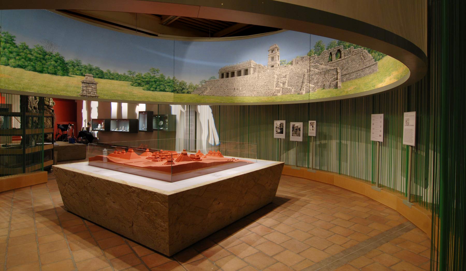 Ausstellungsgestaltung Maya Lokschuppen